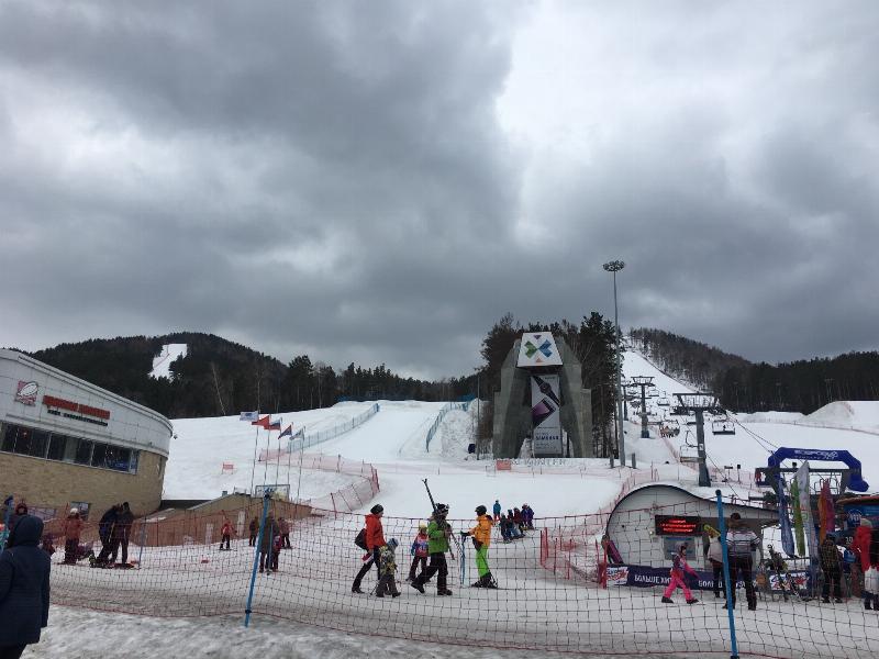 Бобровый лог воронежская область. Бобровый лог красноярск. Бобровый лог красноярск горнолыжка. Парень бобровый лог. Красноярск горнолыжный комплекс бобровый лог.