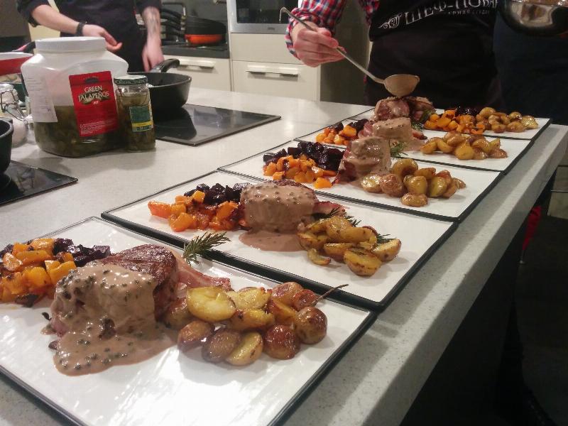 Кулинарная студия chef performance. Детское кафе абакан. Chef studio спб. Мастер класс по кулинарии. Кулинарная студия chef.